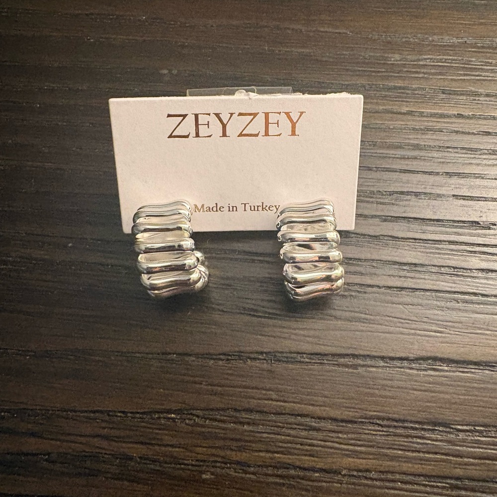NEW Zeyzey Silver Earrings